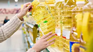 Zincir Marketler Ayçiçek Yağı Fiyatını Dibe Çekti: 5 LT Teneke Ayçiçek Yağı 120 TL! - 61Gündem